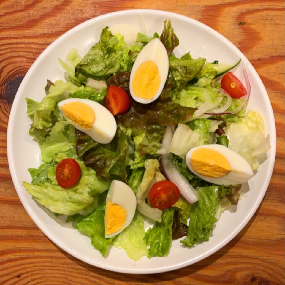 普通のサラダの画像